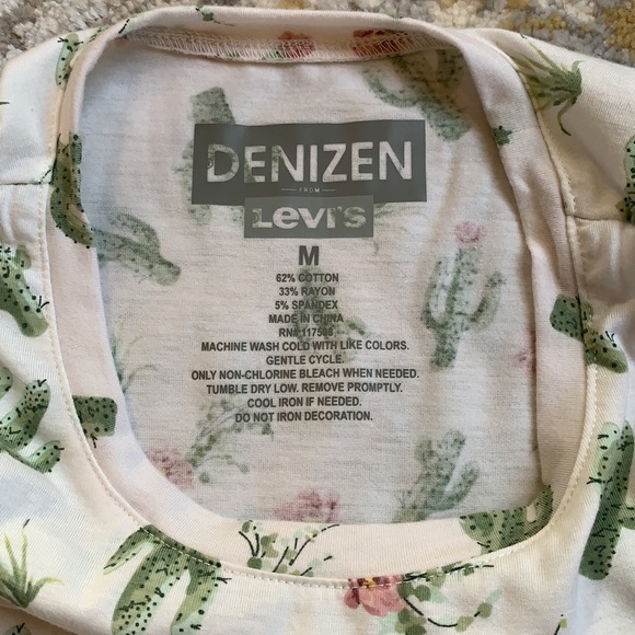 Women’s shirt! - Picture 3 of 3